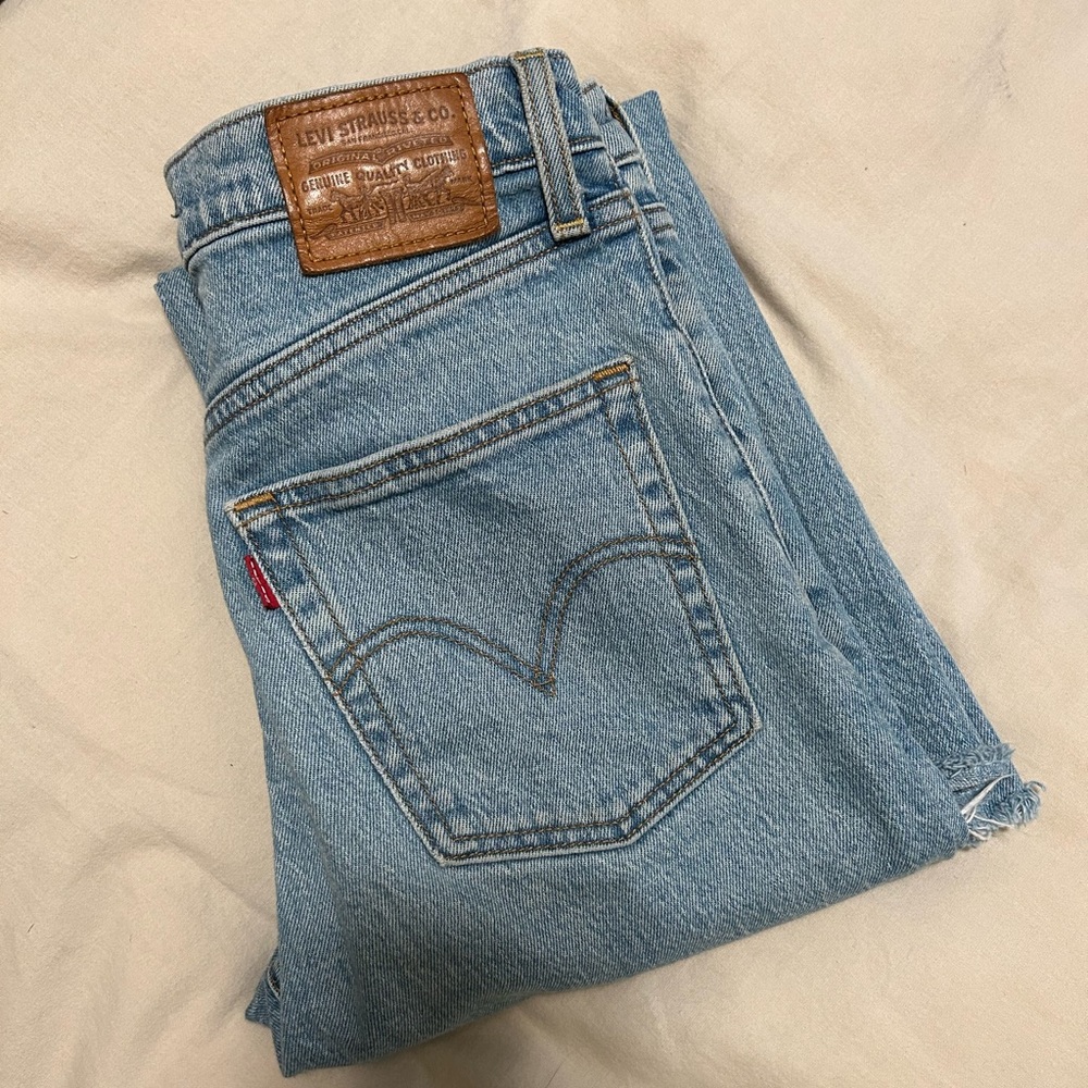 Levi’s Ribcage Crop Flare